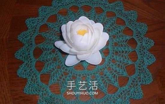 自制一次性勺子莲花的方法图解教程 -  www.shouyihuo.com