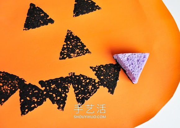 最简单幼儿手工制作万圣节南瓜灯的做法教程 -  www.shouyihuo.com
