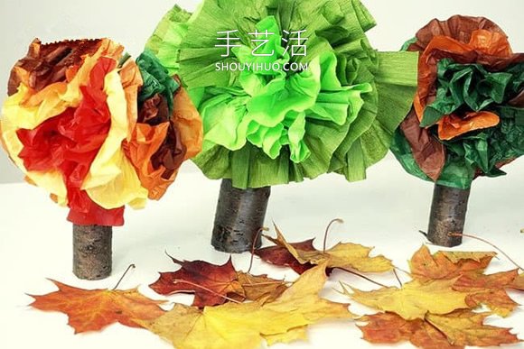 幼儿用皱纹纸手工制作秋天大树的做法教程 -  www.shouyihuo.com