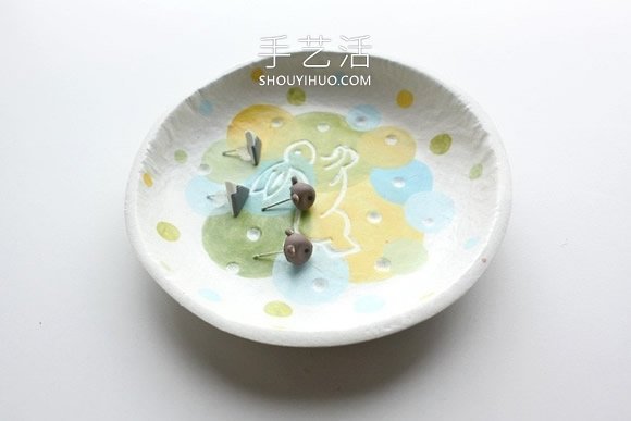 自制粘土小饰品盘的方法图解教程 -  www.shouyihuo.com