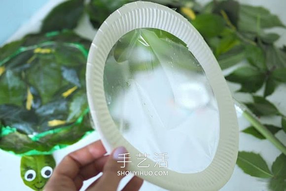 纸盘和树叶手工制作可爱乌龟的做法教程 -  www.shouyihuo.com