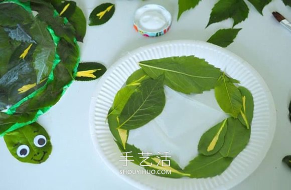 纸盘和树叶手工制作可爱乌龟的做法教程 -  www.shouyihuo.com