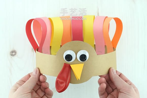 卡纸简单手工制作火鸡头饰的做法教程 -  www.shouyihuo.com