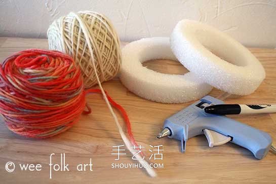 海绵上缠绕纱线 制作漂亮节日装饰烛台！ -  www.shouyihuo.com