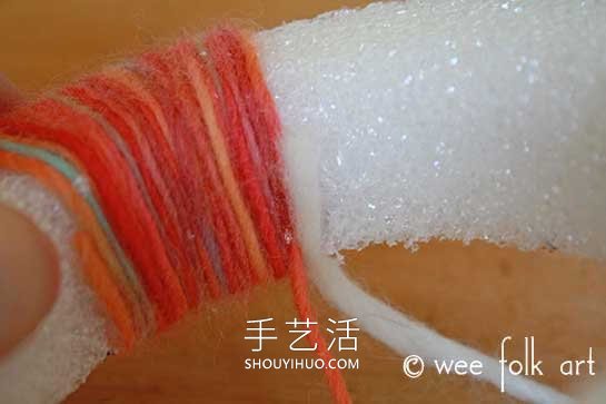 海绵上缠绕纱线 制作漂亮节日装饰烛台！ -  www.shouyihuo.com