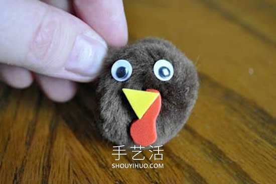 果冻杯废物利用手工制作火鸡的做法教程 -  www.shouyihuo.com