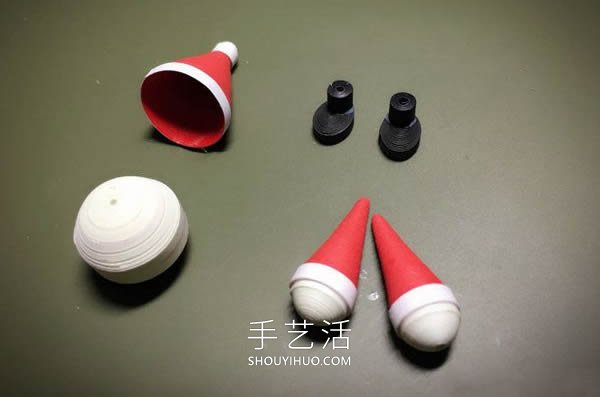 衍纸圣诞老人手工制作方法图解教程 -  www.shouyihuo.com