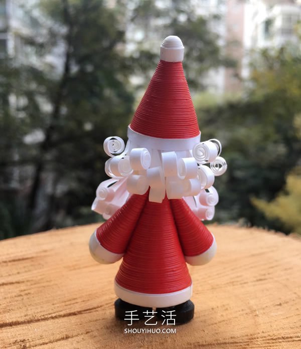 衍纸圣诞老人手工制作方法图解教程 -  www.shouyihuo.com