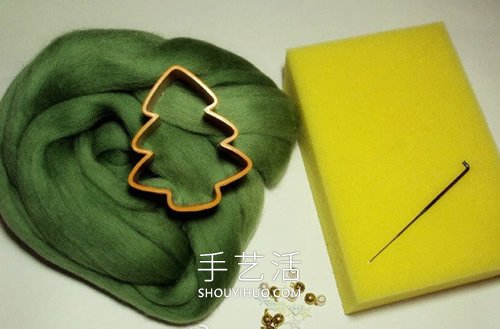 羊毛毡圣诞树挂饰的制作方法图解 -  www.shouyihuo.com
