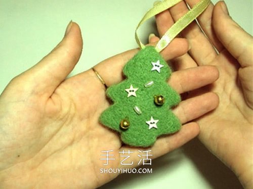 羊毛毡圣诞树挂饰的制作方法图解 -  www.shouyihuo.com