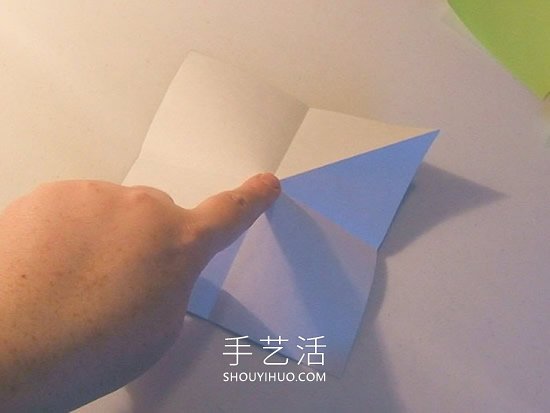 简单折纸立体圣诞树的折法详细步骤图 -  www.shouyihuo.com