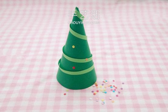 简单卡纸手工制作立体圣诞树的做法教程 -  www.shouyihuo.com