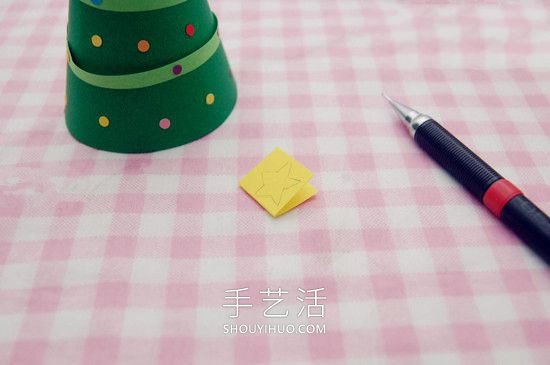 简单卡纸手工制作立体圣诞树的做法教程 -  www.shouyihuo.com