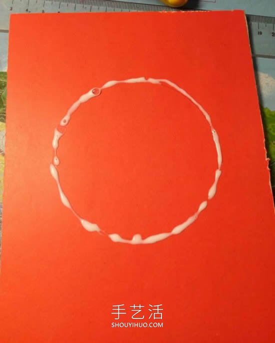 衍纸手工制作圣诞花环贺卡的做法教程 -  www.shouyihuo.com