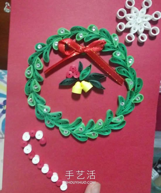 衍纸手工制作圣诞花环贺卡的做法教程 -  www.shouyihuo.com