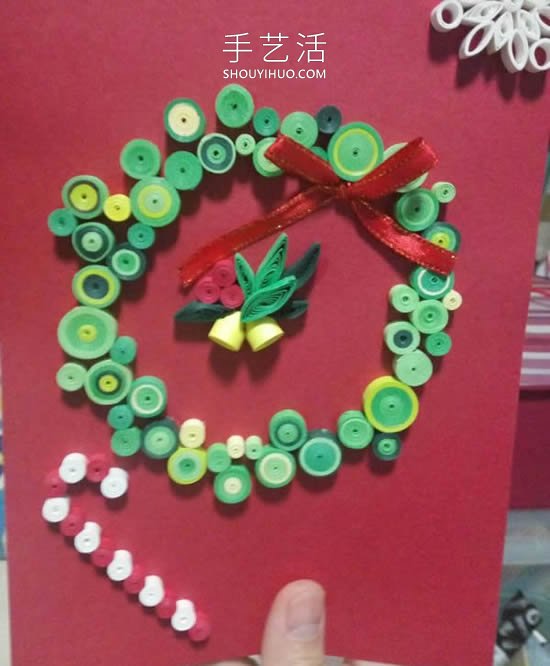 衍纸手工制作圣诞花环贺卡的做法教程 -  www.shouyihuo.com
