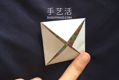 儿童简单折纸四角花的折法图解教程 -  www.shouyihuo.com