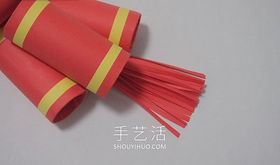 春节简单手工制作爆竹装饰的做法教程 -  www.shouyihuo.com