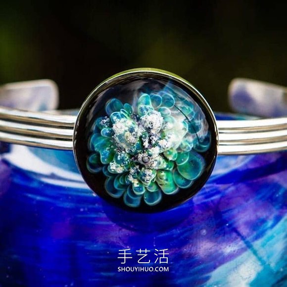 用死者骨灰制作的令人惊叹的纪念玻璃雕塑 -  www.shouyihuo.com