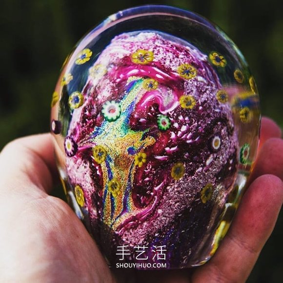 用死者骨灰制作的令人惊叹的纪念玻璃雕塑 -  www.shouyihuo.com