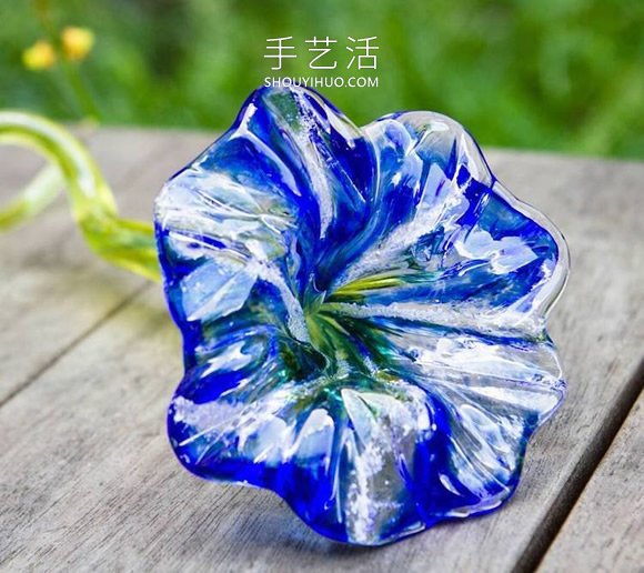 用死者骨灰制作的令人惊叹的纪念玻璃雕塑 -  www.shouyihuo.com