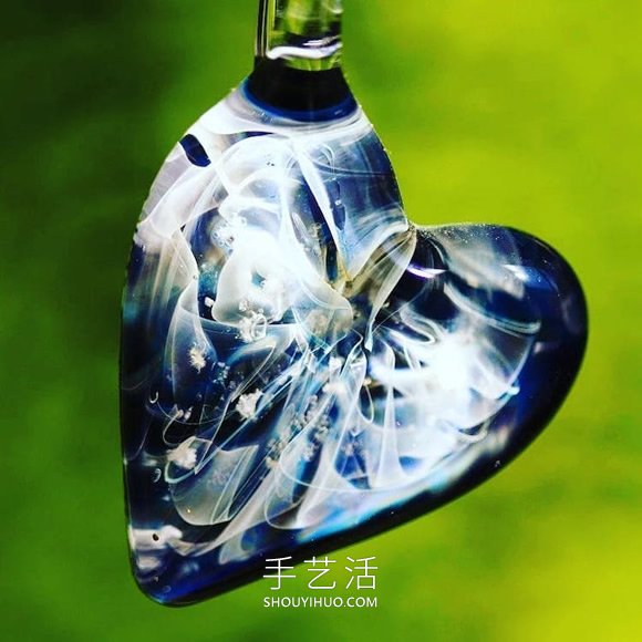 用死者骨灰制作的令人惊叹的纪念玻璃雕塑 -  www.shouyihuo.com