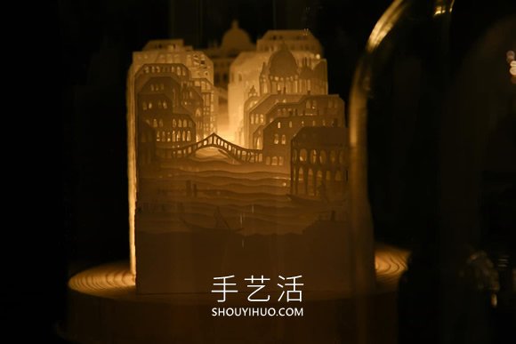 由数十张纸制作而成的立体城市和森林纸雕 -  www.shouyihuo.com