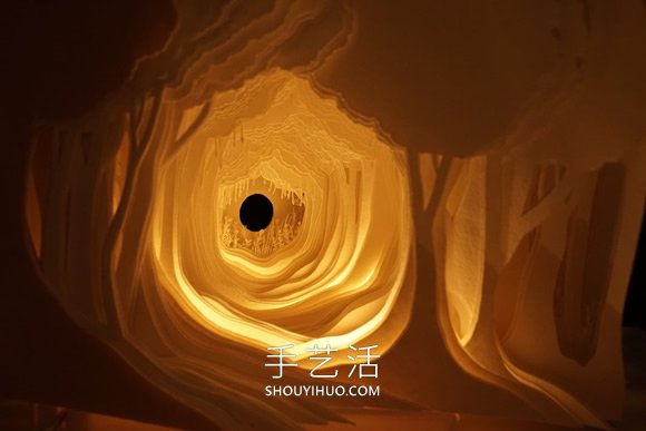 由数十张纸制作而成的立体城市和森林纸雕 -  www.shouyihuo.com