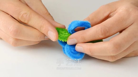 扭扭棒花朵戒指手工制作教程图解 -  www.shouyihuo.com