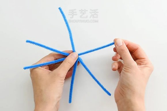 扭扭棒花朵戒指手工制作教程图解 -  www.shouyihuo.com