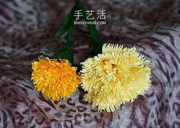 纸藤康乃馨花教程图解 -  www.shouyihuo.com