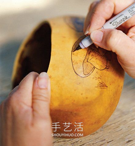 手工雕刻葫芦的方法制作过程 -  www.shouyihuo.com