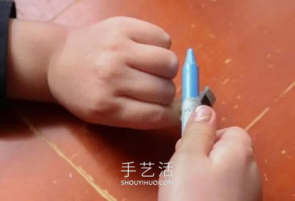 幼儿园蜡笔手工制作雨云画的做法教程 -  www.shouyihuo.com