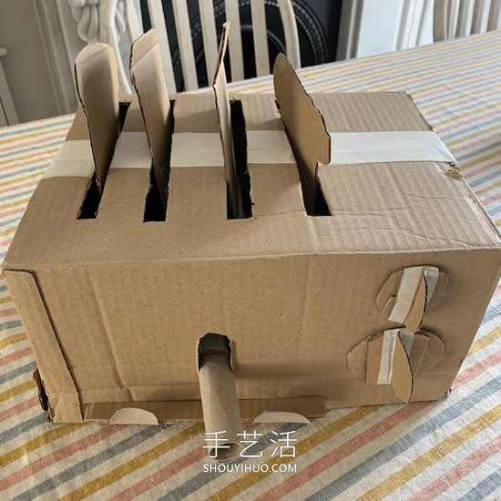 妈妈用纸板做生活用品，让孩子们学习如何使用 -  www.shouyihuo.com