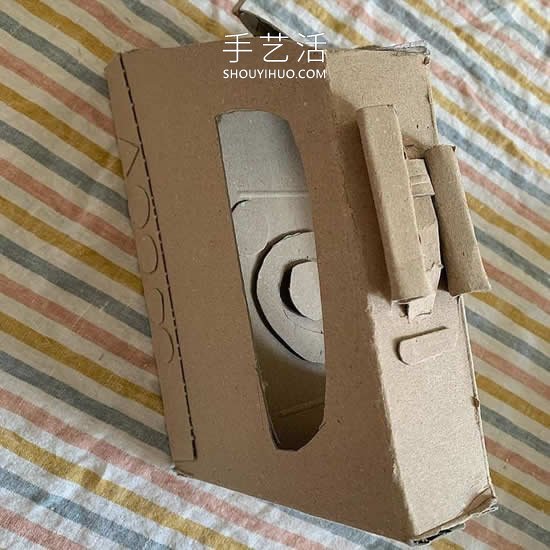 妈妈用纸板做生活用品，让孩子们学习如何使用 -  www.shouyihuo.com