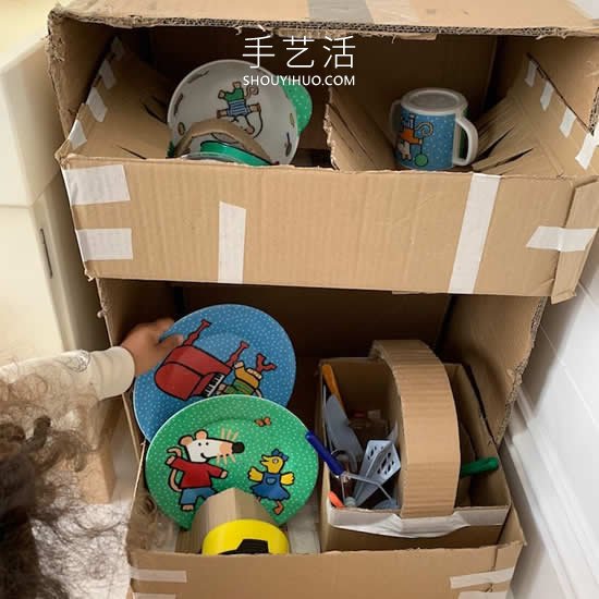 妈妈用纸板做生活用品，让孩子们学习如何使用 -  www.shouyihuo.com