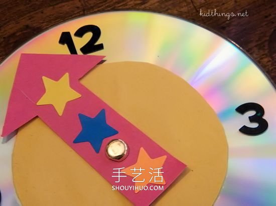 旧CD光盘手工制作新年倒计时钟表 -  www.shouyihuo.com