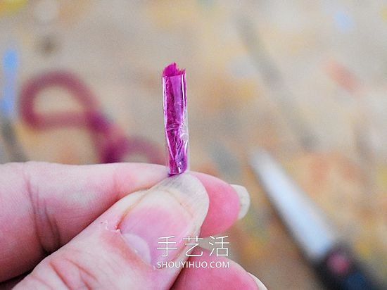 硬纸板手工制作冬天毛线花边雪花的方法教程 -  www.shouyihuo.com